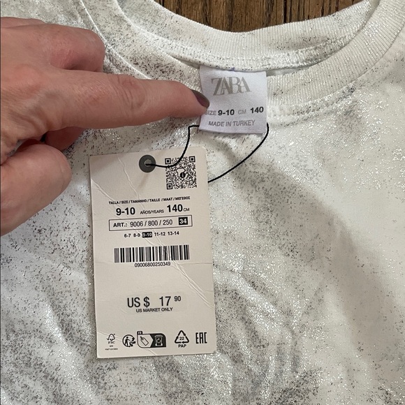 NWT Zara Shimmering Silver and White Tee for kids - Picture 2 of 4